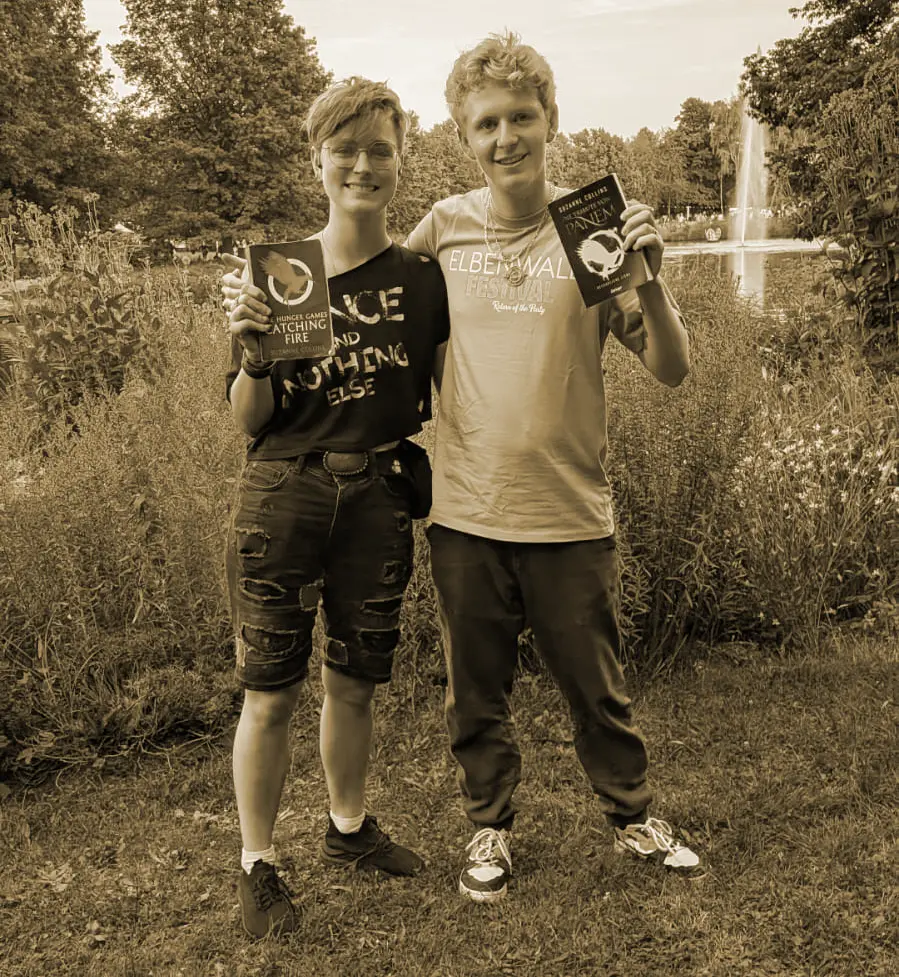Die wahrscheinlich größten Tribute von Panem Fans überhaupt: Ash und Lukas